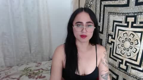 Snapshot of ninakravtz chatting on February 7, 11:24 pm N I N A online show from February 7, 11:24 pm