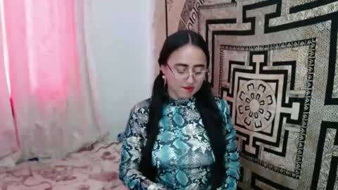 Snapshot of ninakravtz chatting on October 8, 3:09 pm N I N A online show from October 8, 3:09 pm