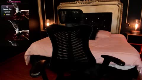 Nina online show from March 6, 7:43 pm