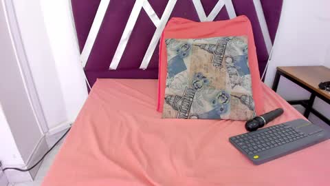 Nina online show from April 9, 6:19 am