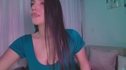 Snapshot of ninamichelle_ chatting on February 27, 2:10 am Nina online show from February 27, 2:10 am