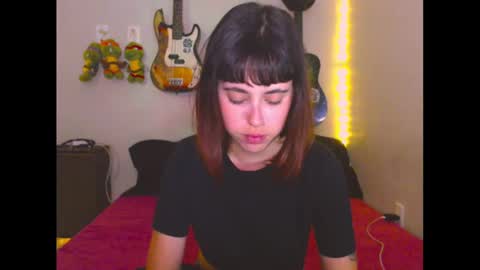 ninapellegrini17 online show from October 23, 12:32 am