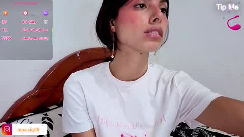 ninasky19 online show from January 9, 10:44 pm