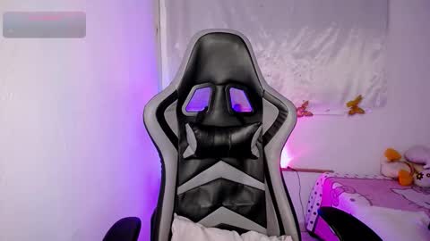 ninatinydoll1 online show from November 13, 10:03 am