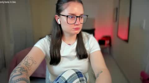 Snapshot of ninavolkov chatting on February 3, 12:47 am ninavolkov online show from February 3, 12:47 am