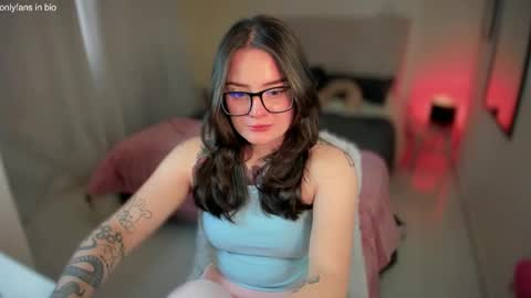 Snapshot of ninavolkov chatting on February 8, 8:53 pm ninavolkov online show from February 8, 8:53 pm