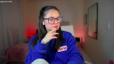 Snapshot of ninavolkov chatting on March 5, 10:32 pm ninavolkov online show from March 5, 10:32 pm