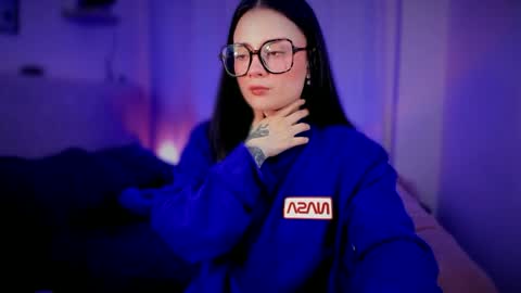 Snapshot of ninavolkov chatting on October 2, 10:17 pm ninavolkov online show from October 2, 10:17 pm