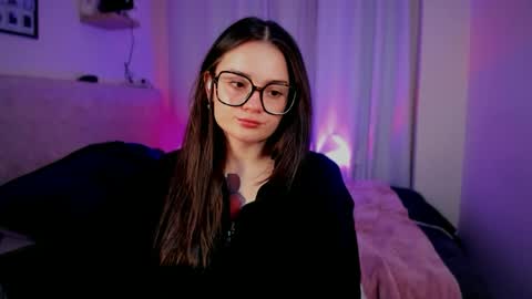 Snapshot of ninavolkov chatting on October 4, 12:19 am ninavolkov online show from October 4, 12:19 am