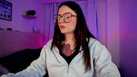 Snapshot of ninavolkov chatting on October 6, 10:51 pm ninavolkov online show from October 6, 10:51 pm