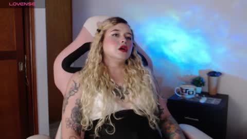 Snapshot of ninaxxstorm chatting on September 25, 6:06 am Nina online show from September 25, 6:06 am