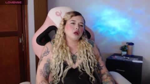 Snapshot of ninaxxstorm chatting on September 27, 2:38 am Nina online show from September 27, 2:38 am