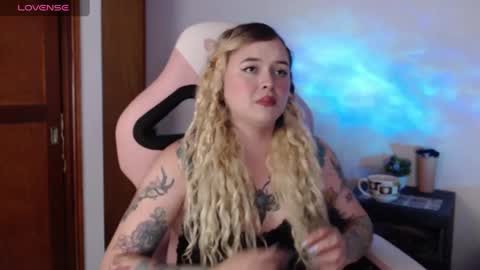 Snapshot of ninaxxstorm chatting on September 28, 4:40 am Nina online show from September 28, 4:40 am