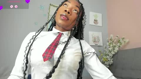 Snapshot of nini_martinii chatting on February 1, 3:07 pm NINI online show from February 1, 3:07 pm