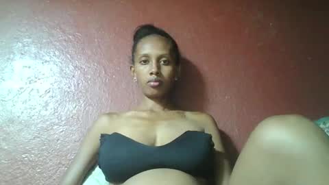 ninie246746 online show from February 26, 2:14 pm