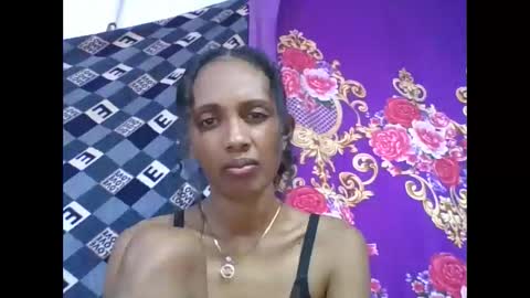 ninie246746 online show from April 20, 6:53 pm