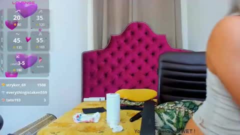 nina dee online show from December 16, 11:01 am