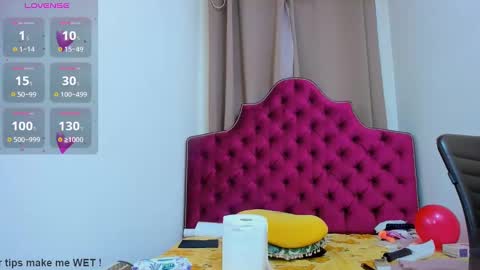 nina dee online show from January 13, 4:39 am