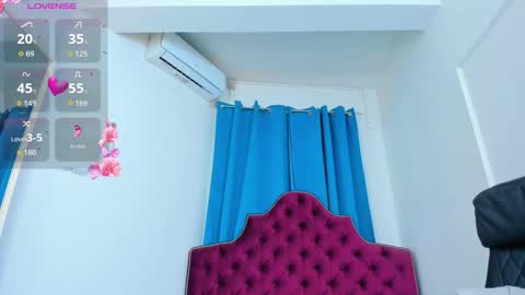 Snapshot of ninna_dee chatting on November 10, 4:44 am nina dee online show from November 10, 4:44 am