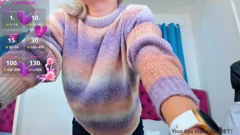 Snapshot of ninna_dee chatting on December 15, 3:55 am nina dee online show from December 15, 3:55 am