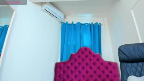 Snapshot of ninna_dee chatting on June 3, 5:54 am nina dee online show from June 3, 5:54 am