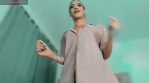 Ninon Beart online show from February 22, 1:51 am