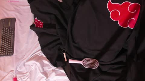 nioki_ online show from April 24, 5:21 am