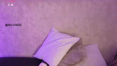 nioki_ online show from June 27, 1:06 pm