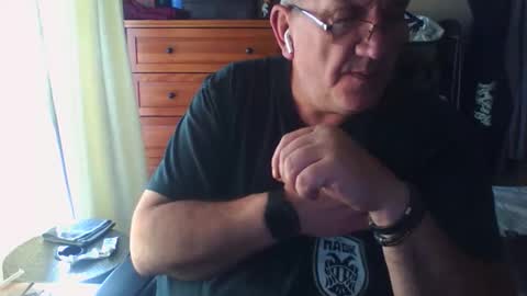 Dennis online show from December 1, 4:01 pm