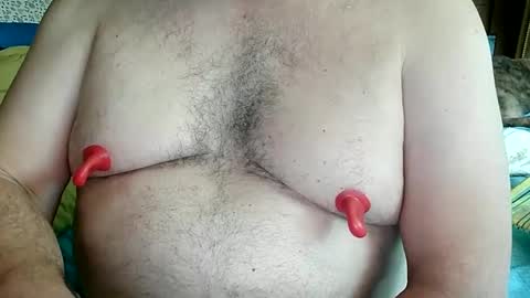 Snapshot of nip_fun_bear chatting on October 6, 9:56 pm Nip Fun Bear online show from October 6, 9:56 pm