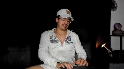 Steven online show from December 3, 12:02 am