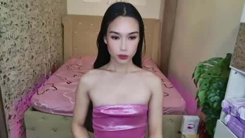 Snapshot of nirafox chatting on May 4, 8:05 pm nirafox online show from May 4, 8:05 pm