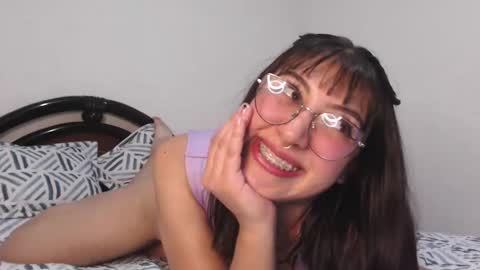 Snapshot of nirit3183 chatting on January 14, 3:43 am Daph J online show from January 14, 3:43 am