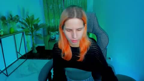 Snapshot of nitanihil chatting on December 1, 7:02 am Nita online show from December 1, 7:02 am