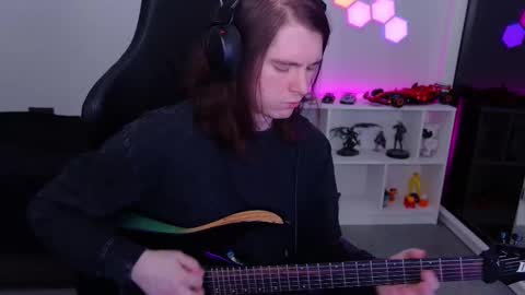 Snapshot of nitroshade chatting on December 18, 2:50 am nitroshade online show from December 18, 2:50 am