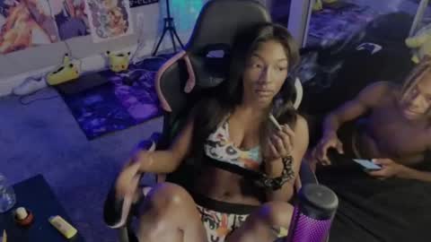 Snapshot of niviawolfe chatting on September 23, 7:44 am NIVIA WOLFE online show from September 23, 7:44 am