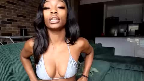 NIVIA WOLFE online show from March 29, 12:43 am