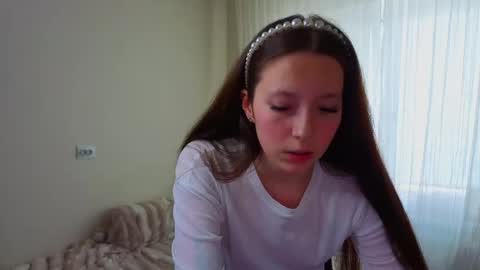Polly 3 online show from May 17, 1:51 pm