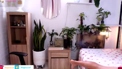 Snapshot of no_face_69 chatting on May 30, 5:32 pm x online show from May 30, 5:32 pm