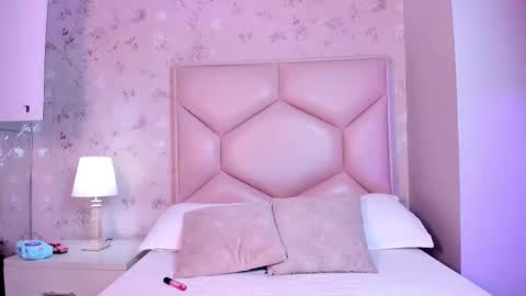   ambarsulliva  online show from October 7, 11:40 am