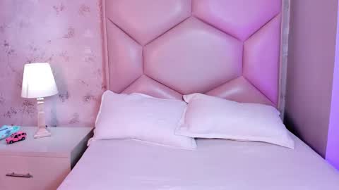   ambarsulliva  online show from November 30, 11:36 am