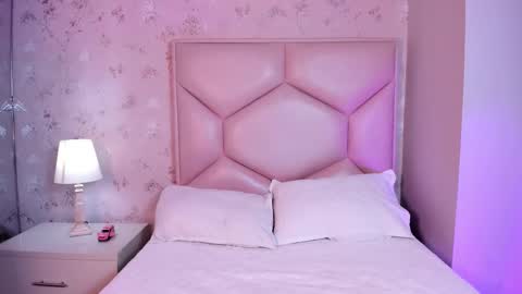   ambarsulliva  online show from December 2, 11:37 am