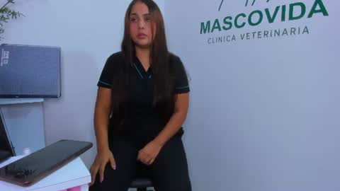Snapshot of noa_harpeer chatting on June 14, 9:39 pm noa_harpeer online show from June 14, 9:39 pm