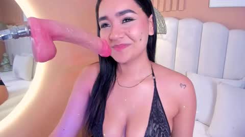 Noa online show from March 28, 12:10 am