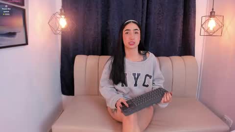 NATHALIA MORENO online show from April 17, 12:19 pm