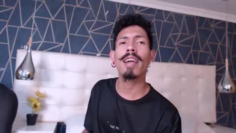 Noah online show from February 20, 8:09 pm