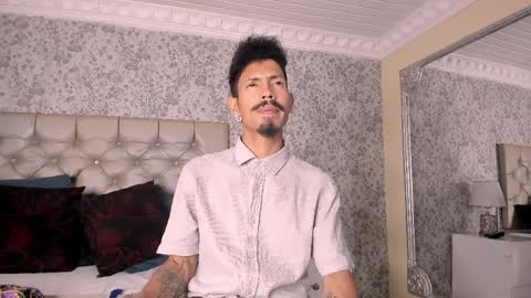 Noah online show from April 2, 8:28 pm