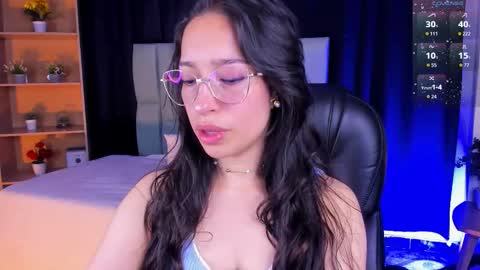 Snapshot of noah25_ chatting on October 24, 3:47 am Noah online show from October 24, 3:47 am