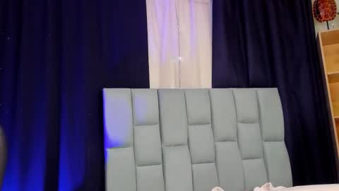 Snapshot of noah25_ chatting on October 26, 3:23 am Noah online show from October 26, 3:23 am