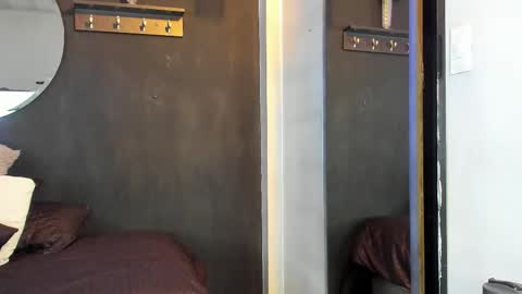 Snapshot of noah25_ chatting on November 14, 3:27 am Noah online show from November 14, 3:27 am